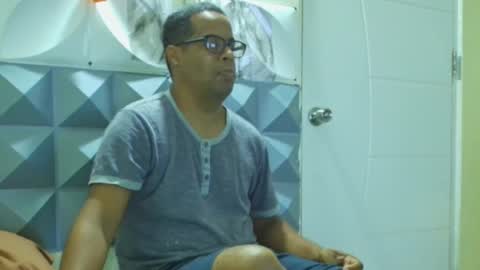 Antonio online show from October 12, 2025, 2:27 pm