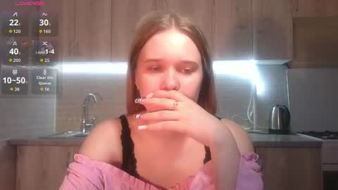 Snapshot of toni_pittmann chatting on June 12, 2026, 5:12 pm toni_pittmann online show from June 12, 2026, 5:12 pm