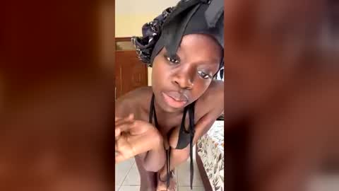 Snapshot of toniaashley7 chatting on August 1, 2026, 7:18 am toniaashley7 online show from August 1, 2026, 7:18 am