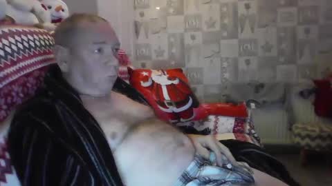 Snapshot of tony14712 chatting on December 23, 2024, 2:35 am tony14712 online show from December 23, 2024, 2:35 am