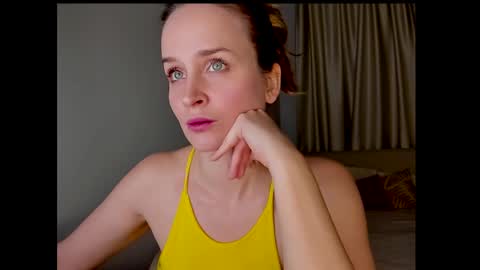 Snapshot of tony_and_alice chatting on February 5, 2025, 10:12 pm Tony and Alice online show from February 5, 2025, 10:12 pm