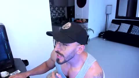 tony muscle1 online show from March 7, 2025, 11:05 pm