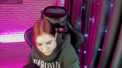 tonya_gray online show from January 5, 2025, 1:24 am