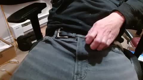 tonytonytony3001 online show from January 21, 2025, 3:32 pm