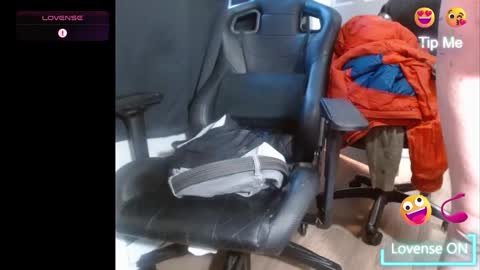 tonytonytony3001 online show from February 4, 2026, 5:41 pm