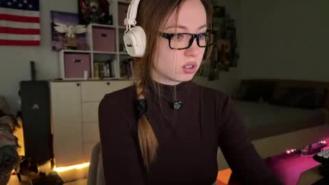 Lina  Next stream January 4  11am UTC 0 online show from April 1, 2026, 2:58 pm