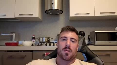 toro_arrapato online show from November 5, 2025, 3:01 pm