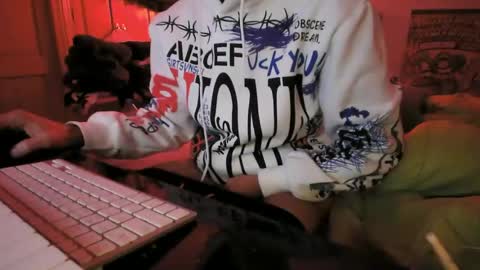 Snapshot of torosko chatting on November 28, 2025, 8:44 pm Torosko online show from November 28, 2025, 8:44 pm