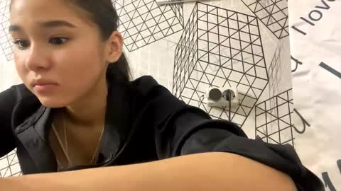 Julia online show from December 21, 2025, 12:12 pm