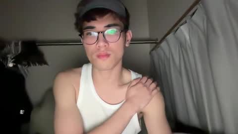 Snapshot of toshikaro0 chatting on March 8, 2025, 1:03 pm Karo online show from March 8, 2025, 1:03 pm