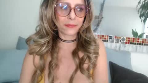 TotyPink online show from November 21, 2025, 3:00 pm