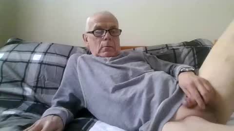 touche5656607203 online show from April 14, 2026, 2:12 pm