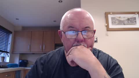 Snapshot of touchwood25 chatting on December 16, 2024, 8:31 am TOUCHWOOD25 online show from December 16, 2024, 8:31 am