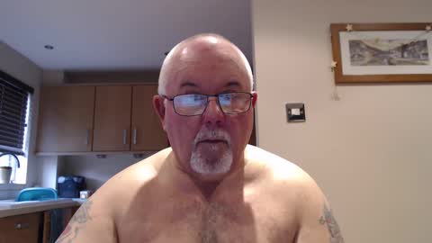 Snapshot of touchwood25 chatting on December 17, 2024, 12:33 pm TOUCHWOOD25 online show from December 17, 2024, 12:33 pm