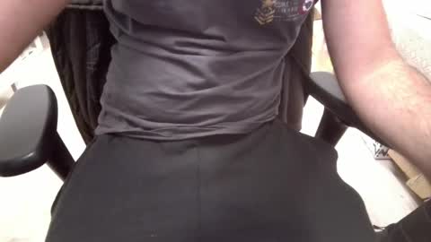 toumout222 online show from April 15, 2026, 4:47 pm