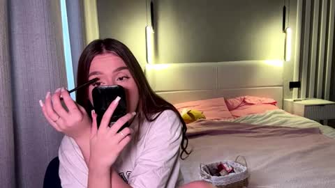 Ioanna online show from February 12, 2026, 7:47 am