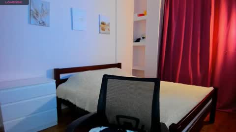 Ellina online show from January 12, 2025, 3:25 pm