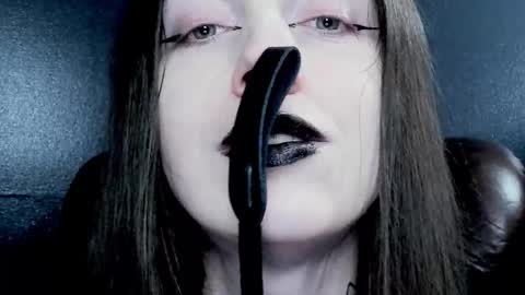 Snapshot of toxicdomme chatting on December 19, 2025, 7:32 pm toxicdomme online show from December 19, 2025, 7:32 pm