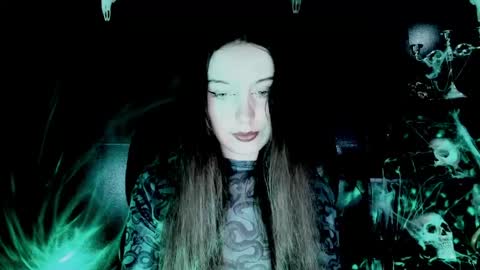 Snapshot of toxicdomme chatting on May 20, 2026, 6:03 pm toxicdomme online show from May 20, 2026, 6:03 pm
