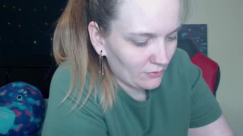 Snapshot of toxiclilly chatting on December 2, 2024, 8:52 am Lilly Miss Mistress Goddess Maam Queen Boss online show from December 2, 2024, 8:52 am