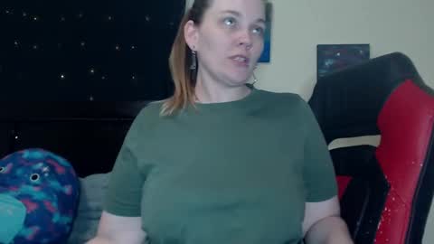 Snapshot of toxiclilly chatting on December 2, 2024, 11:56 am Lilly Miss Mistress Goddess Maam Queen Boss online show from December 2, 2024, 11:56 am