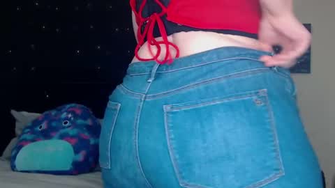Snapshot of toxiclilly chatting on December 15, 2024, 9:24 am Lilly Miss Mistress Goddess Maam Queen Boss online show from December 15, 2024, 9:24 am