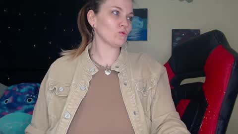 Snapshot of toxiclilly chatting on December 21, 2024, 8:28 am Lilly Miss Mistress Goddess Maam Queen Boss online show from December 21, 2024, 8:28 am