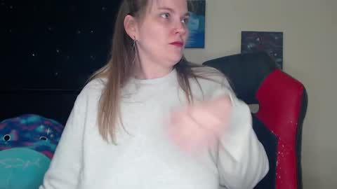 Snapshot of toxiclilly chatting on January 2, 2025, 12:03 pm Lilly Miss Mistress Goddess Maam Queen Boss online show from January 2, 2025, 12:03 pm