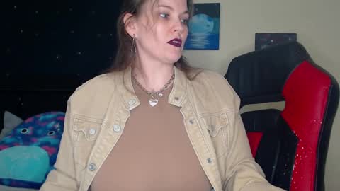 Snapshot of toxiclilly chatting on January 3, 2025, 9:25 am Lilly Miss Mistress Goddess Maam Queen Boss online show from January 3, 2025, 9:25 am