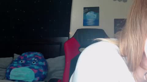 Snapshot of toxiclilly chatting on January 22, 2025, 8:18 am Lilly Miss Mistress Goddess Maam Queen Boss online show from January 22, 2025, 8:18 am