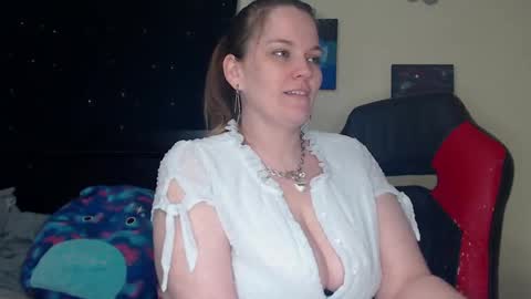 Snapshot of toxiclilly chatting on January 25, 2025, 12:26 pm Lilly Miss Mistress Goddess Maam Queen Boss online show from January 25, 2025, 12:26 pm