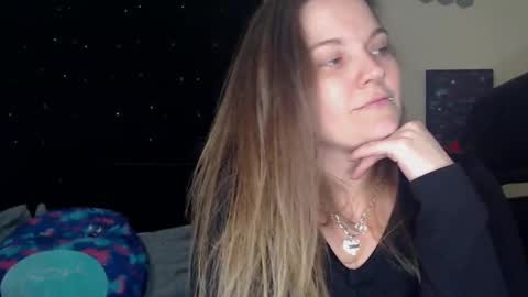 Snapshot of toxiclilly chatting on February 11, 2025, 10:37 am Lilly Miss Mistress Goddess Maam Queen Boss online show from February 11, 2025, 10:37 am