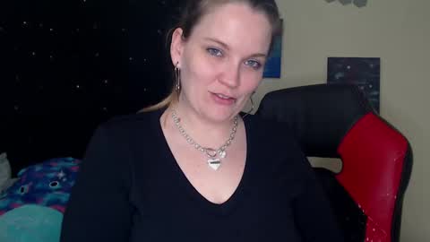 Snapshot of toxiclilly chatting on February 22, 2025, 10:29 am Lilly Miss Mistress Goddess Maam Queen Boss online show from February 22, 2025, 10:29 am