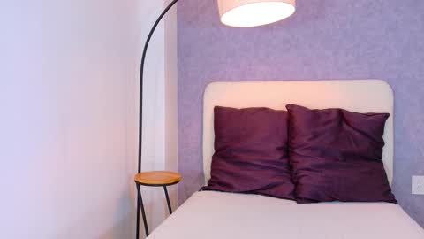 tracielowe_w online show from November 16, 2025, 3:23 am