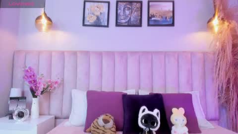 Tracy  online show from March 27, 2026, 8:30 pm