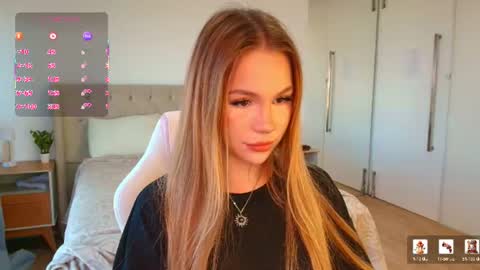 Snapshot of tracy_tay1or chatting on June 18, 2026, 11:03 am Tracy GMT2 Mon 3 AM - 4 PM Tue 3 AM - 4 PM Wed 3 AM - 4 PM Thur 3 AM - 4 PM Fri 3 AM - 4 PM online show from June 18, 2026, 11:03 am