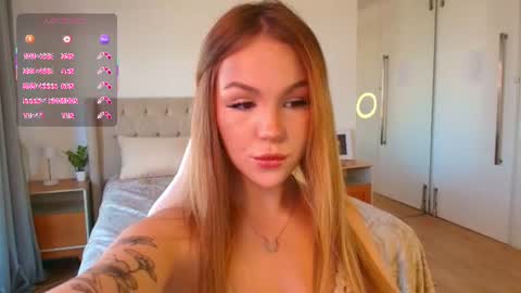 Snapshot of tracy_tay1or chatting on June 22, 2026, 10:56 am Tracy GMT2 Mon 3 AM - 4 PM Tue 3 AM - 4 PM Wed 3 AM - 4 PM Thur 3 AM - 4 PM Fri 3 AM - 4 PM online show from June 22, 2026, 10:56 am