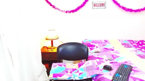 Snapshot of trans_fem420 chatting on December 28, 2024, 12:15 am Luna online show from December 28, 2024, 12:15 am