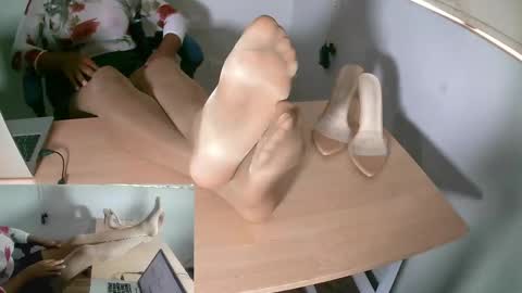 Snapshot of trans_selena chatting on September 30, 2025, 3:28 pm Sexy Selena 1203 online show from September 30, 2025, 3:28 pm