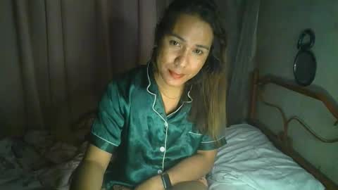 transhottie28 online show from September 12, 2025, 8:09 pm