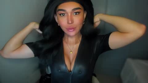 Snapshot of transnextdoor_ chatting on December 26, 2024, 4:32 am ALMIGHTY GODDESS VALENTINA online show from December 26, 2024, 4:32 am