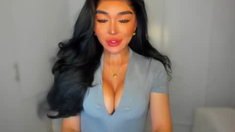Snapshot of transnextdoor_ chatting on January 22, 2025, 8:49 pm ALMIGHTY GODDESS VALENTINA online show from January 22, 2025, 8:49 pm