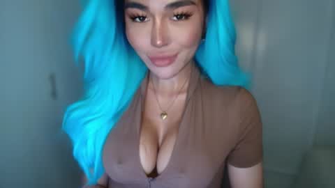 Snapshot of transnextdoor_ chatting on January 27, 2025, 11:43 pm ALMIGHTY GODDESS VALENTINA online show from January 27, 2025, 11:43 pm