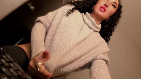 Snapshot of transnextdoor_ chatting on October 4, 2025, 9:13 pm ALMIGHTY GODDESS VALENTINA online show from October 4, 2025, 9:13 pm
