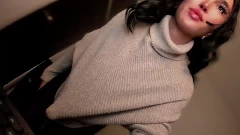 Snapshot of transnextdoor_ chatting on October 10, 2025, 8:52 pm ALMIGHTY GODDESS VALENTINA online show from October 10, 2025, 8:52 pm