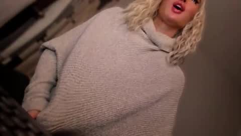 ALMIGHTY GODDESS VALENTINA online show from October 22, 2025, 12:33 am