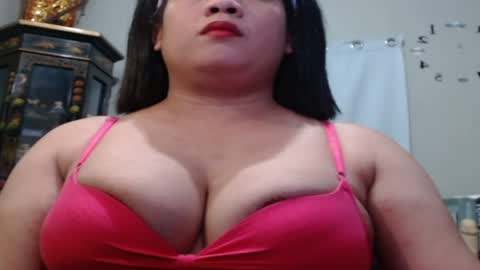 travelergirl online show from June 2, 2026, 1:24 pm