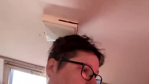 Julie online show from November 26, 2025, 6:31 pm