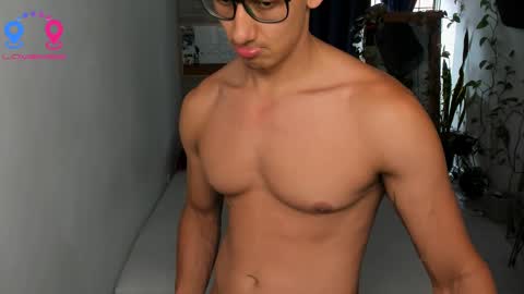 Snapshot of travis_bakerr chatting on February 25, 2025, 7:47 pm travis bakerr online show from February 25, 2025, 7:47 pm