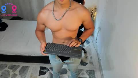 Snapshot of travis_bakerr chatting on November 14, 2025, 2:49 pm travis bakerr online show from November 14, 2025, 2:49 pm